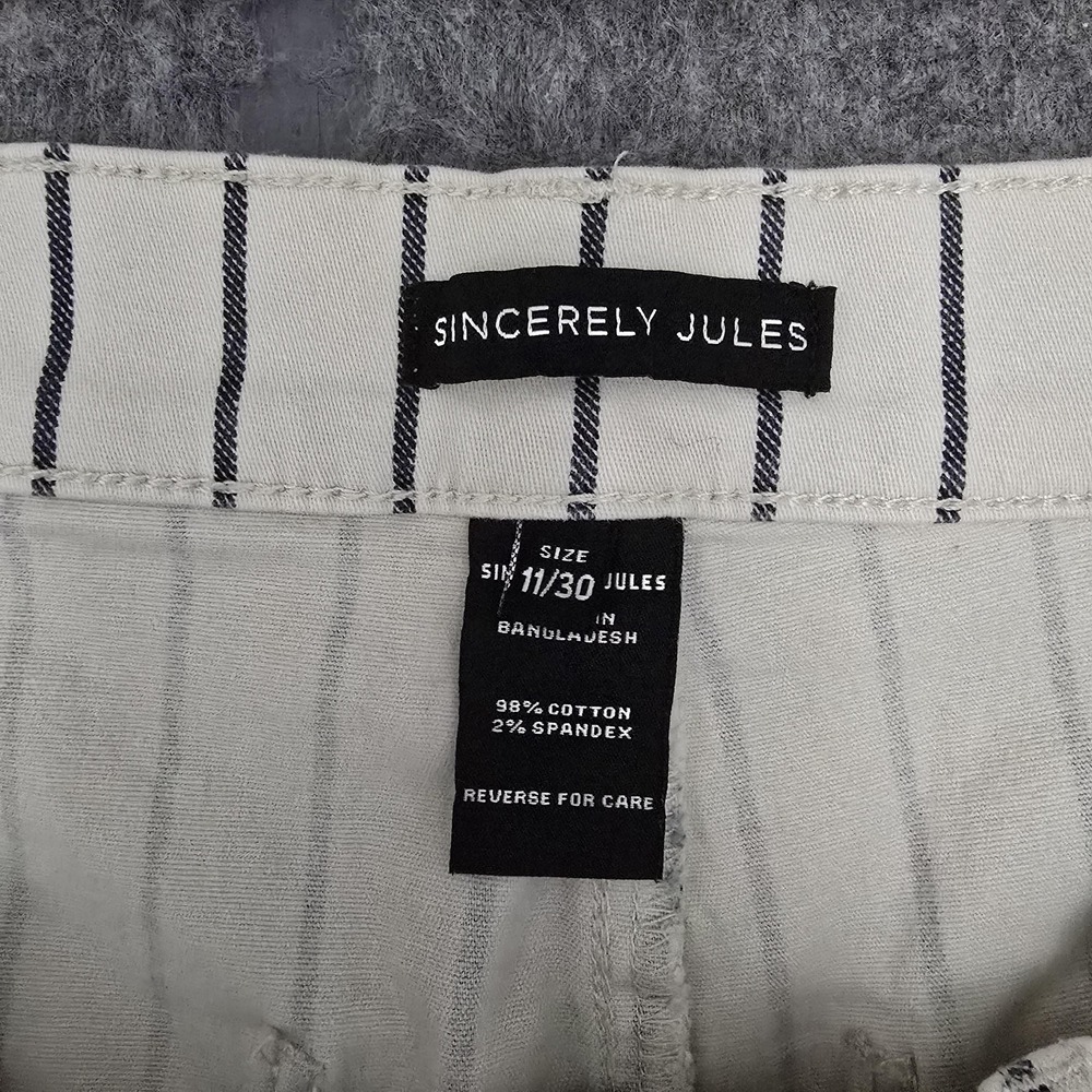 Sincerely Jules Shorts Juniors 11/30‎ Cream Navy Striped Button Front Chino - Picture 3 of 10